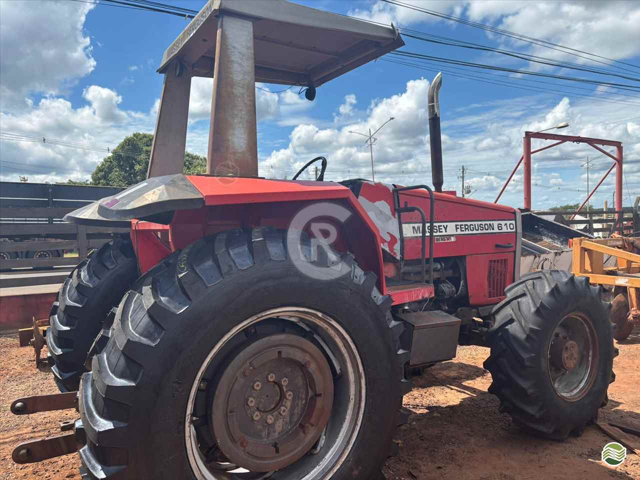 TRATOR MASSEY FERGUSON MF 610 Tração 4x4 CR Máquinas Agrícolas CASSILANDIA MATO GROSSO DO SUL MS